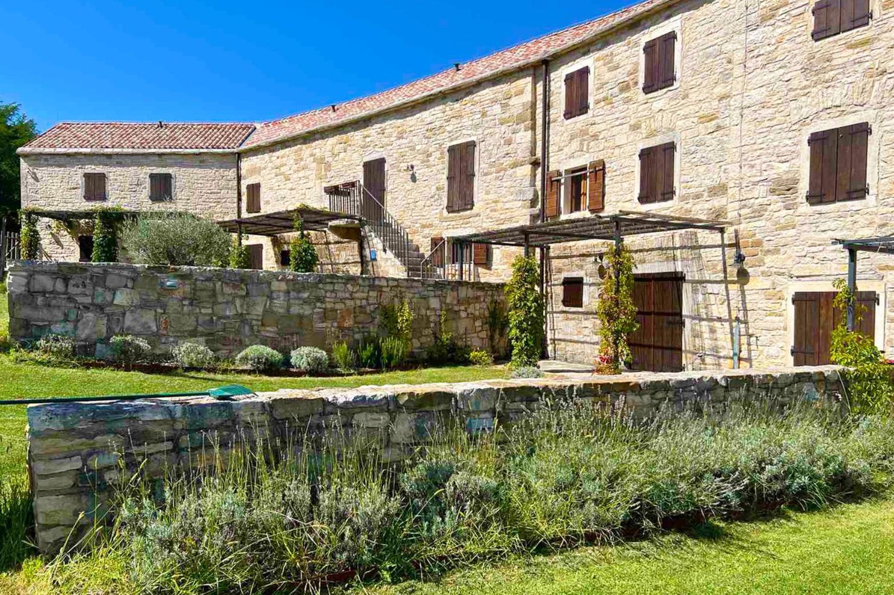 Villas Martincici With Large Pool Grožnjan Εξωτερικό φωτογραφία