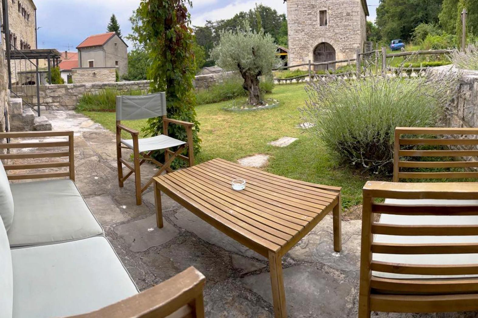 Villas Martincici With Large Pool Grožnjan Εξωτερικό φωτογραφία